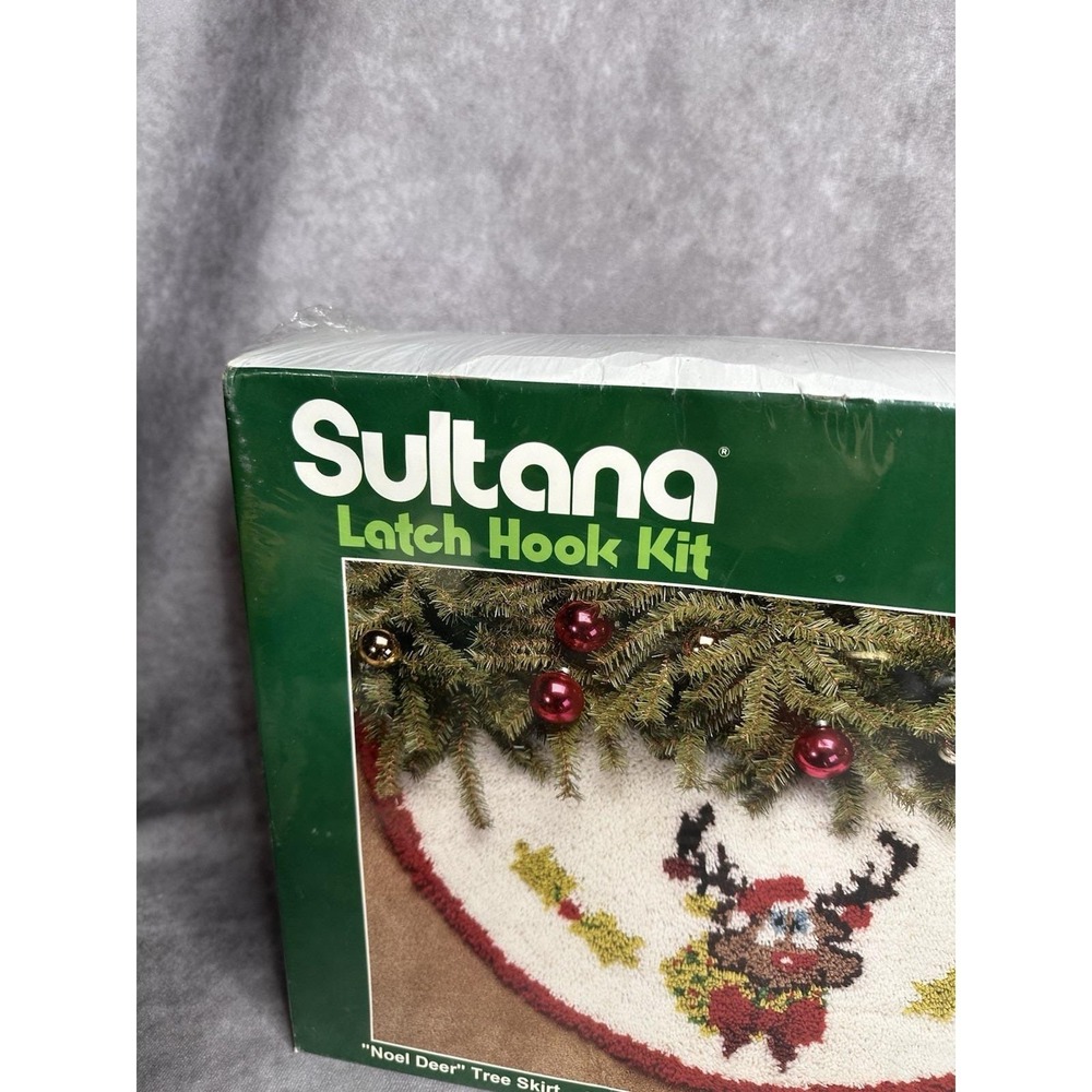 Vintage Sultana Latch Hook Noel Deer 34" Round Tree Skirt Kit Sealed New 79612 - Picture 2 of 6